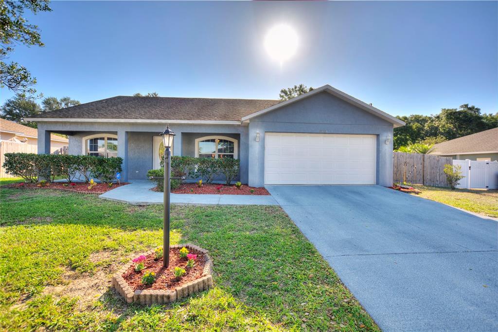 6088 Mission Dr, Lakeland, FL 33812 - MLS L4936321 - Coldwell Banker