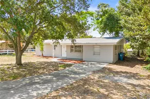 724 Hillside Ave, Lake Wales, FL 33853 - Photo 1