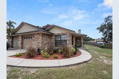 729 Highland Gardens Lane, Lakeland, FL 33813 - Photo 1