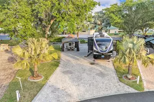 16353 Cherry Tree Ct, Clermont, FL 34714 - Photo 1