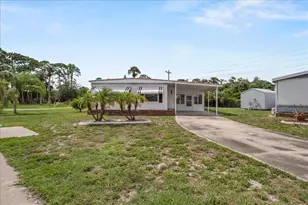 752 Knotty Pine Cir, North Fort Myers, FL 33917 - Photo 1
