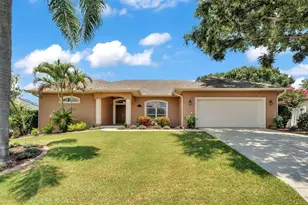 5548 Woodwind Hills Dr, Lakeland, FL 33812 - Photo 1