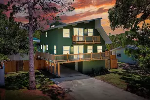 300 Freeport Ave NE, Saint Petersburg, FL 33702 - Photo 1