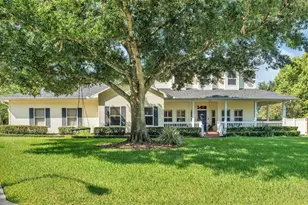 1928 Vista View Dr, Lakeland, FL 33813 - Photo 1