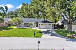 2314 Eastmeadows Ct, Lakeland, FL 33812 - Photo 1