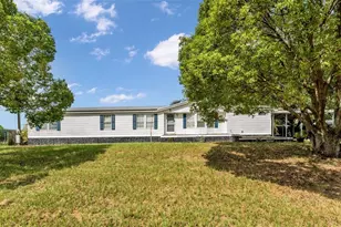 1317 Ashlee Ct, Auburndale, FL 33823 - Photo 1