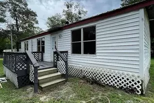 12862 SE 7th St, Silver Springs, FL 34488 - Photo 1