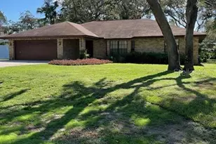 1555 Sir Henrys Trail, Lakeland, FL 33809 - Photo 1