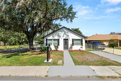 910 E Warren Street, Plant City, FL 33563 - Photo 1