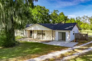 1748 E Wheeler Rd, Seffner, FL 33584 - Photo 1