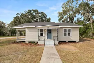 26 S Lanier Ave, Fort Meade, FL 33841 - Photo 1