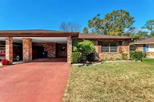 487 Lake Carolyn Cir, Lakeland, FL 33813 - Photo 1