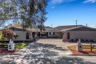 1319 Edgewater Beach Dr, Lakeland, FL 33805 - Photo 1