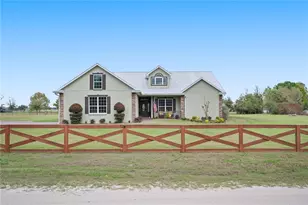 3212 E Merrin Rd, Plant City, FL 33567 - Photo 1