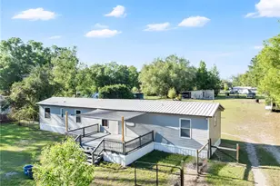 37135 Pauls Dr, Zephyrhills, FL 33541 - Photo 1