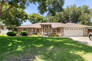 744 Cedar Knoll Dr N, Lakeland, FL 33809 - Photo 1