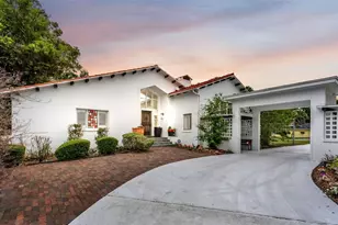 421 Lone Palm Dr, Lakeland, FL 33815 - Photo 1