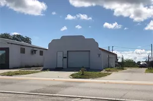 712 N Ridgewood Dr, Sebring, FL 33870 - Photo 1