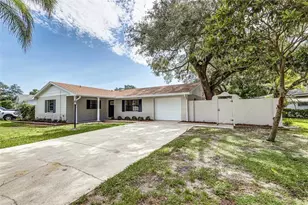 527 Princess Pl, Lakeland, FL 33803 - Photo 1