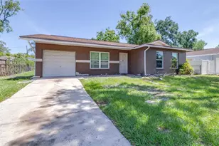 911 W Gaston Pl, Tampa, FL 33604 - Photo 1