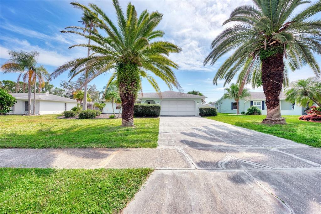 1327 Lucaya Ave, Venice, FL 34285 MLS N6125858 Coldwell Banker