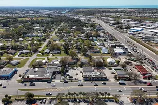 744 E Venice Ave, Venice, FL 34285 - Photo 1