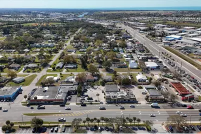 712 E Venice Avenue, Venice, FL 34285 - Photo 1