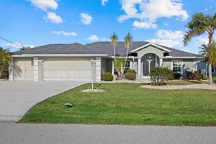 52 Fairway Rd, Rotonda West, FL 33947 - Photo 1