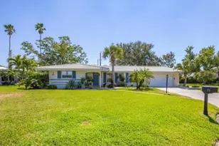51 Oakwood Dr N, Englewood, FL 34223 - Photo 1