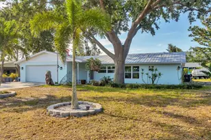 421 Blackburn Rd, Nokomis, FL 34275 - Photo 1