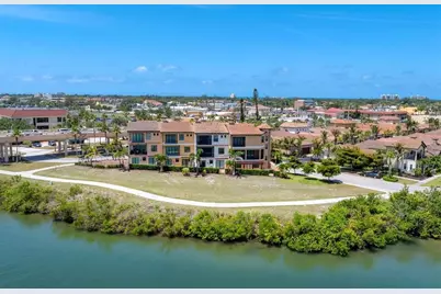 209 E Venice Avenue, Venice, FL 34285 - Photo 1