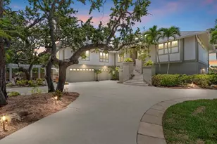 755 Eagle Point Dr, Venice, FL 34285 - Photo 1