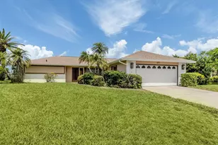 1608 E Cypress Point Dr, Venice, FL 34293 - Photo 1