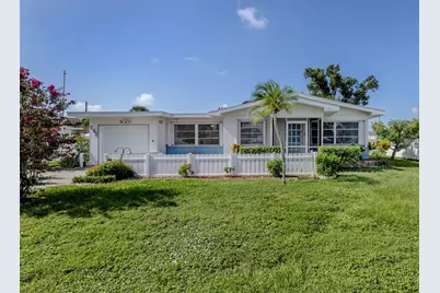 732 Laurel Avenue, Venice, FL 34285 - Photo 1