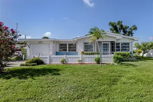 732 Laurel Ave, Venice, FL 34285 - Photo 1