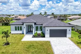 79 Medalist Rd, Rotonda West, FL 33947 - Photo 1