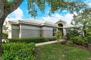 560 Fallbrook Dr, Venice, FL 34292 - Photo 1