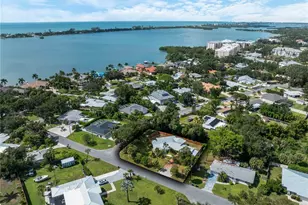 32 Bay Ave, Osprey, FL 34229 - Photo 1