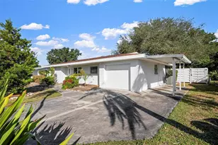 429 Glen Oak Rd, Venice, FL 34293 - Photo 1