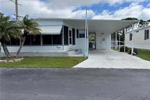 218 Palm Air Dr, Osprey, FL 34229 - Photo 1