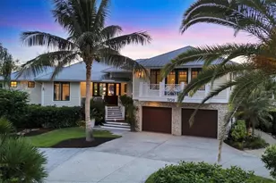 709 Eagle Point Dr, Venice, FL 34285 - Photo 1