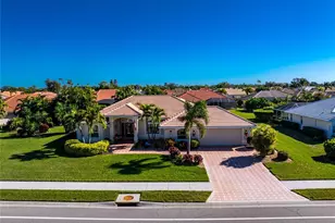 537 Lake of the Woods Dr, Venice, FL 34293 - Photo 1