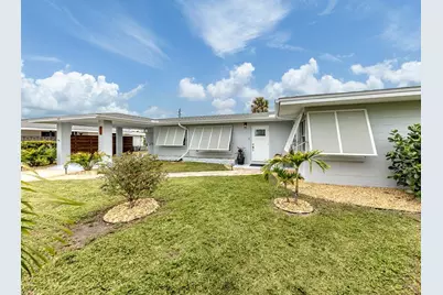 825 Nokomis Avenue S, Venice, FL 34285 - Photo 1