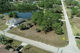 2 Pine Valley Ct, Rotonda West, FL 33947 - Photo 1