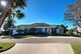 16 Gulf Manor Dr, Venice, FL 34285 - Photo 1