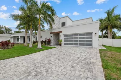 811 30th Court E, Bradenton, FL 34208 - Photo 1