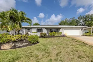 1720 Sandy Ct, Venice, FL 34293 - Photo 1