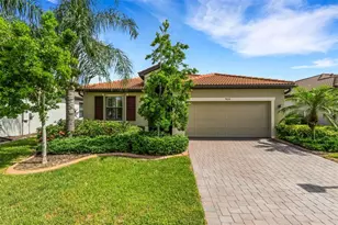 9828 Hilltop Dr, Venice, FL 34292 - Photo 1