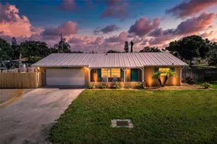 895 E Baffin Dr, Venice, FL 34293 - Photo 1