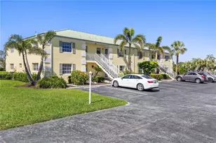 942 Capri Isles Blvd, Venice, FL 34292 - Photo 1